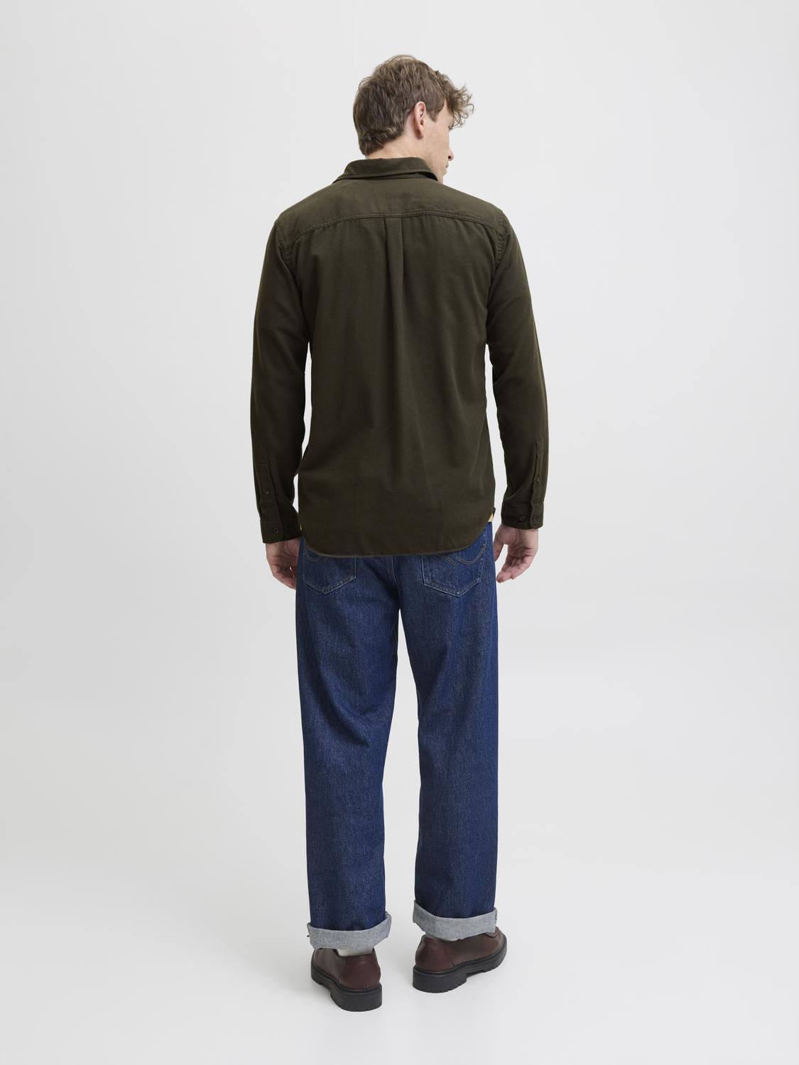 model_shot-back