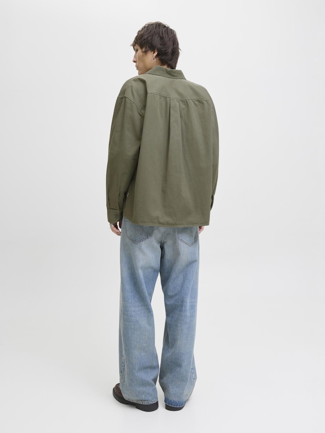 model_shot-back