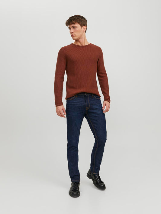 model_shot-front_full