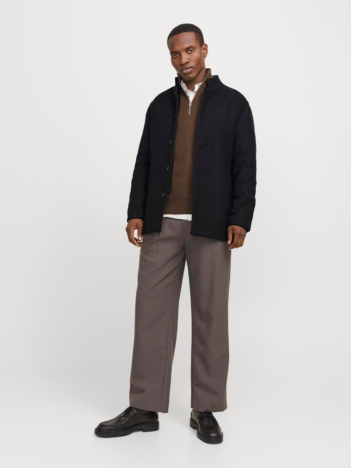 model_shot-front_full
