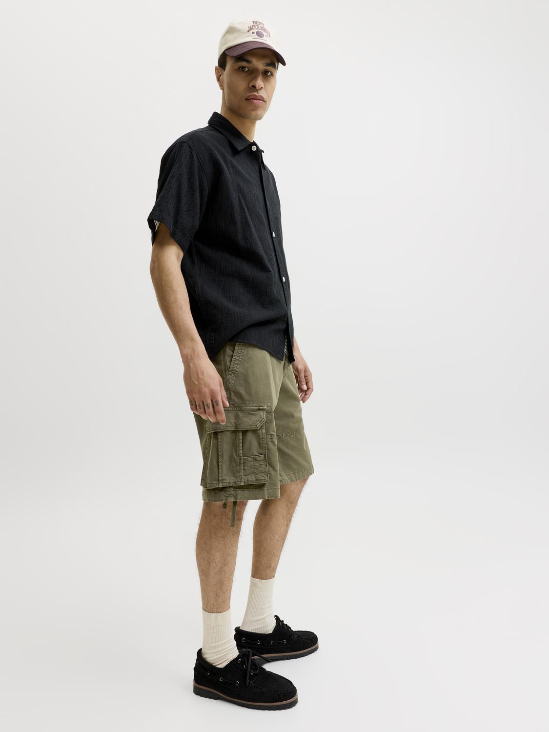 model_shot-creative