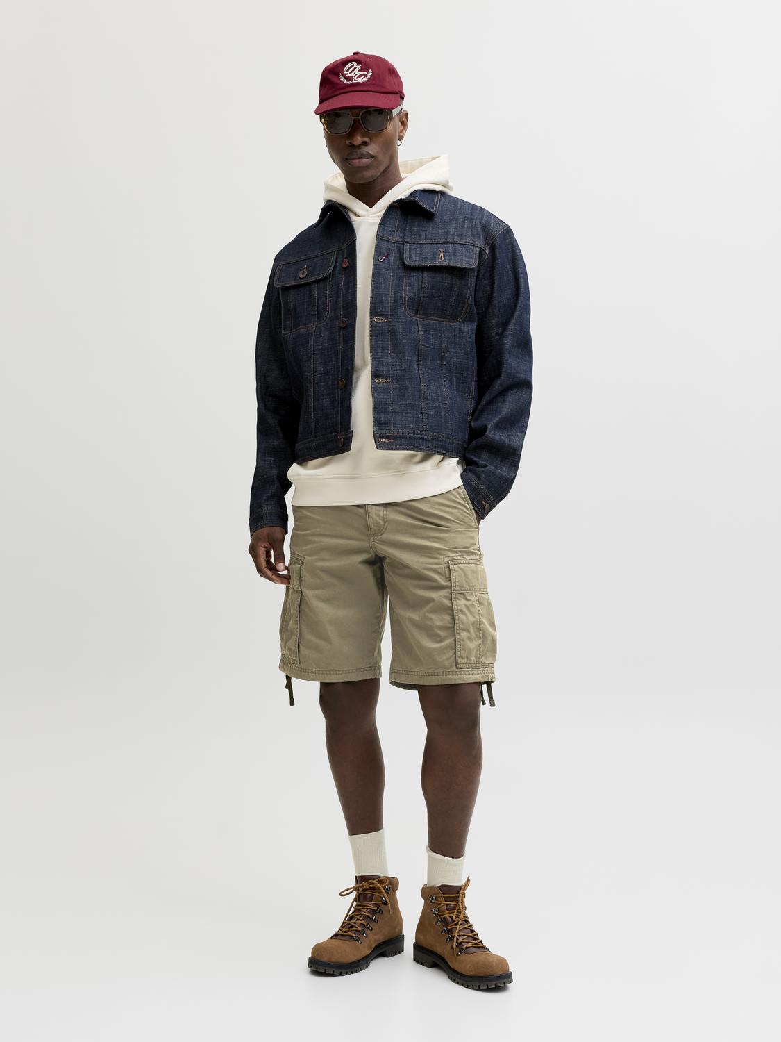 model_shot-front_full