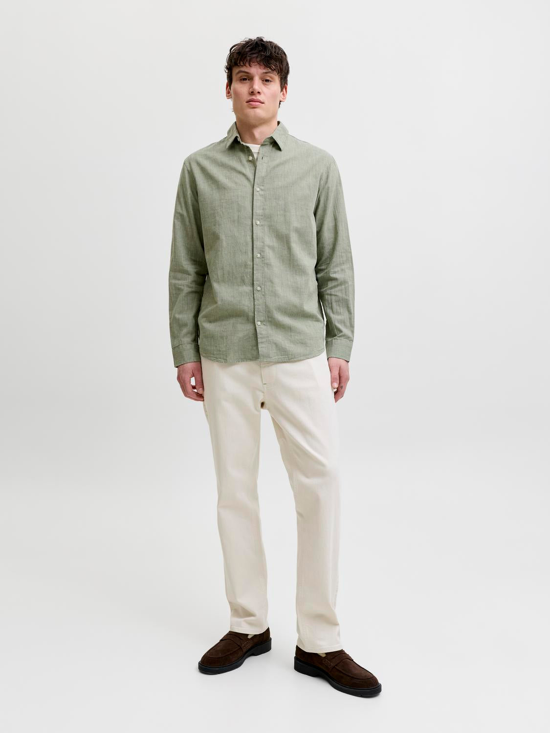 model_shot-front_full