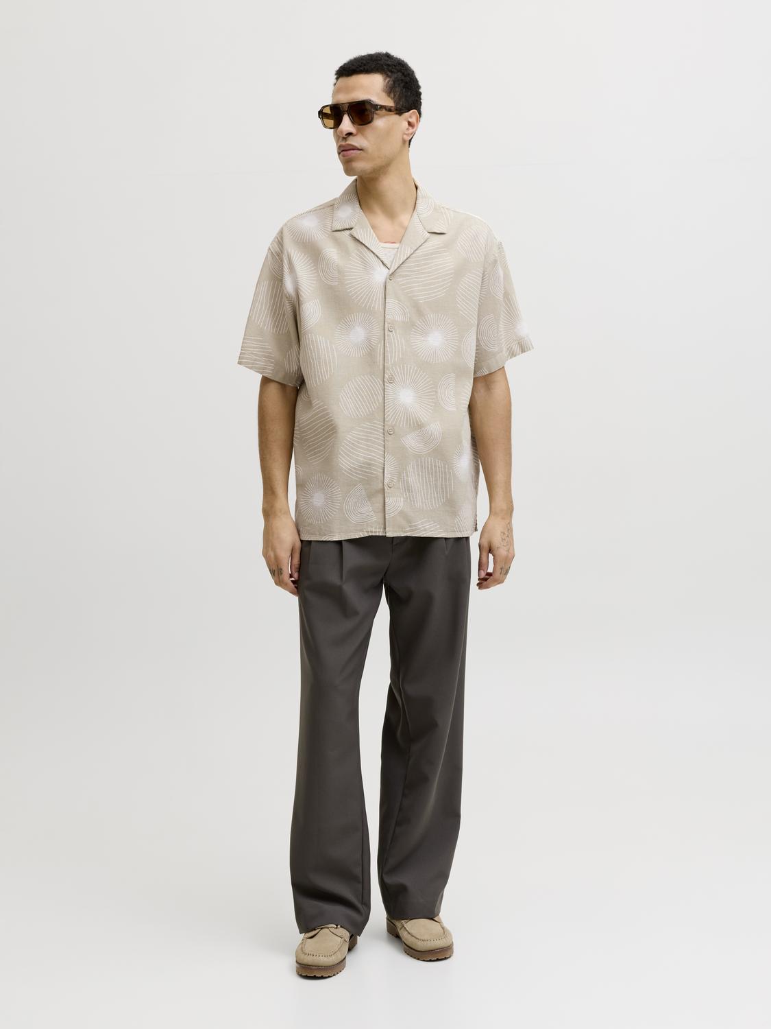 model_shot-front_full