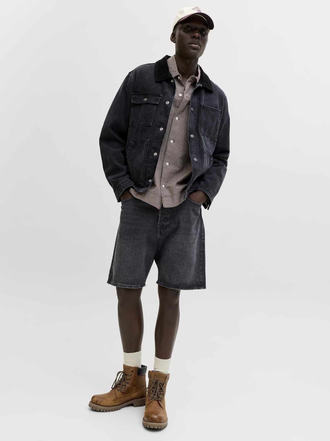 model_shot-creative