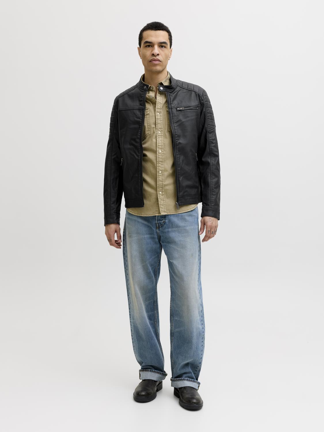 model_shot-front_full