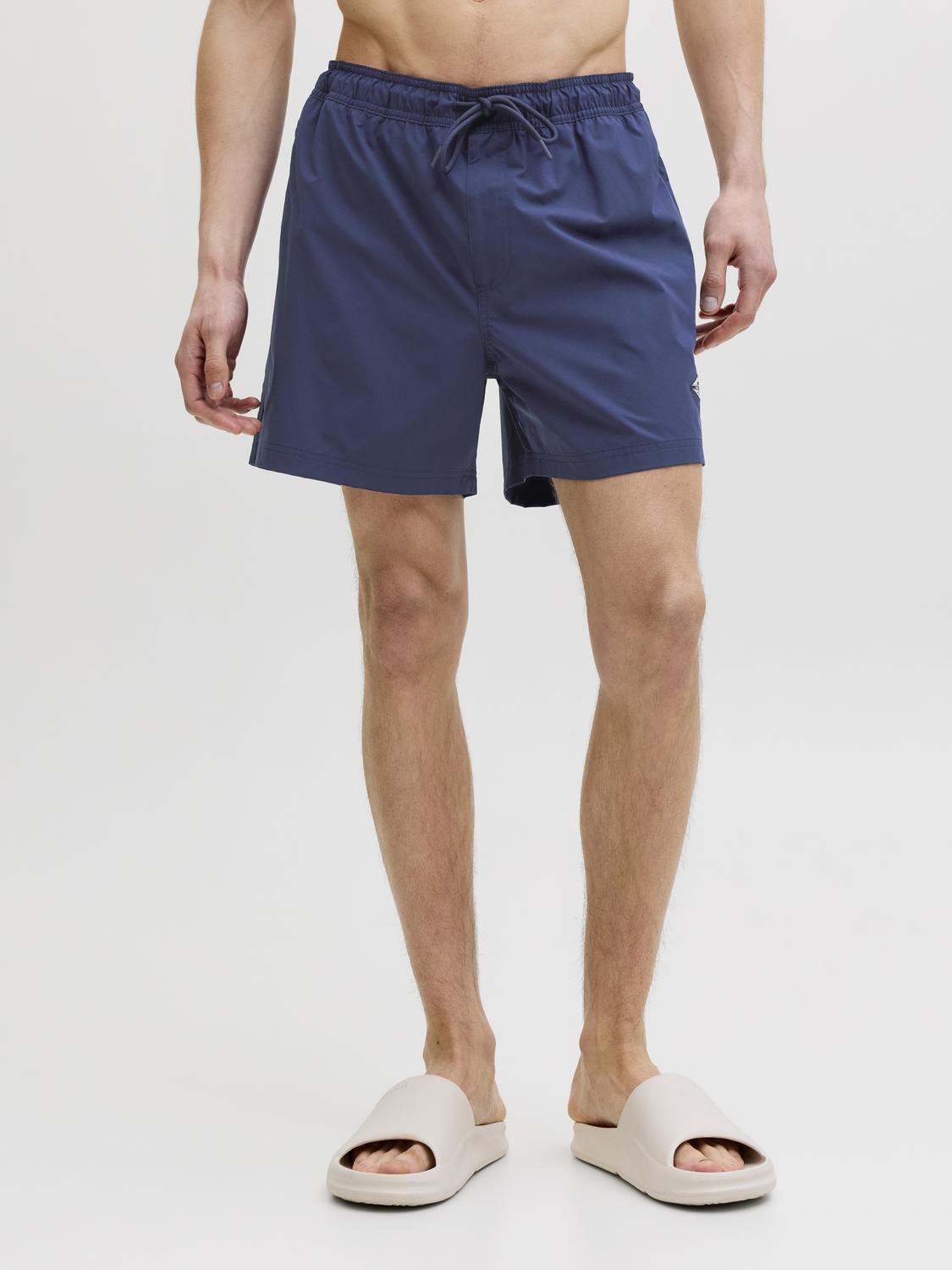 model_shot-front