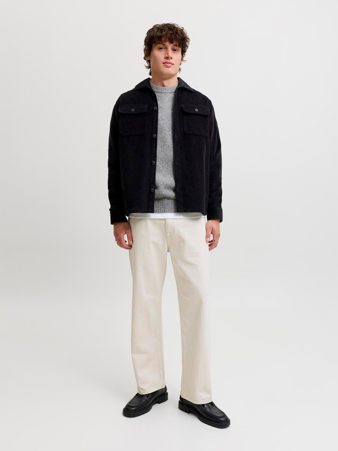model_shot-front_full