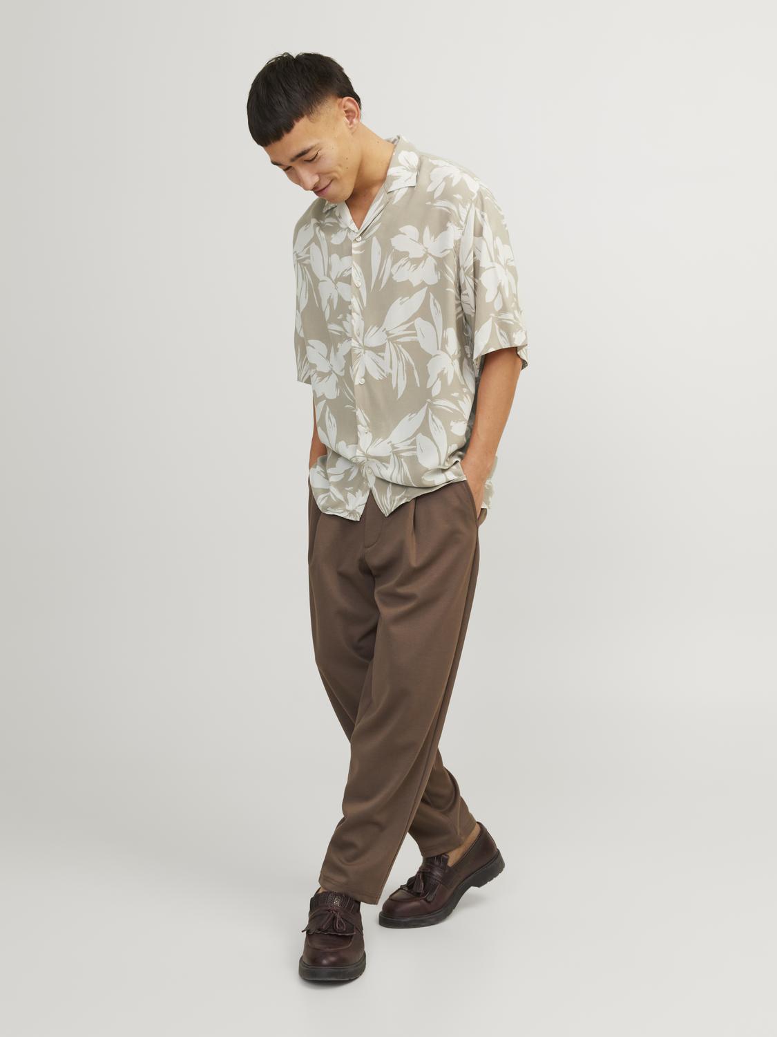 model_shot-front_full
