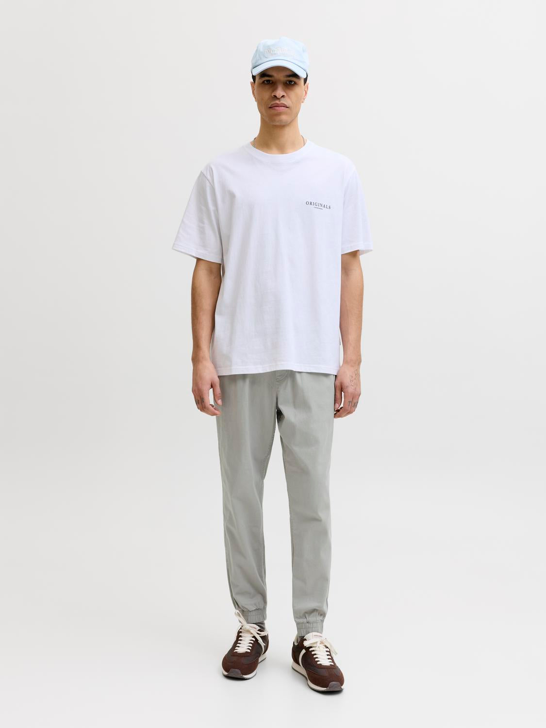 model_shot-front_full