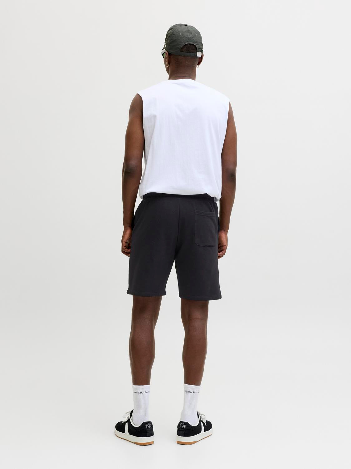 model_shot-back