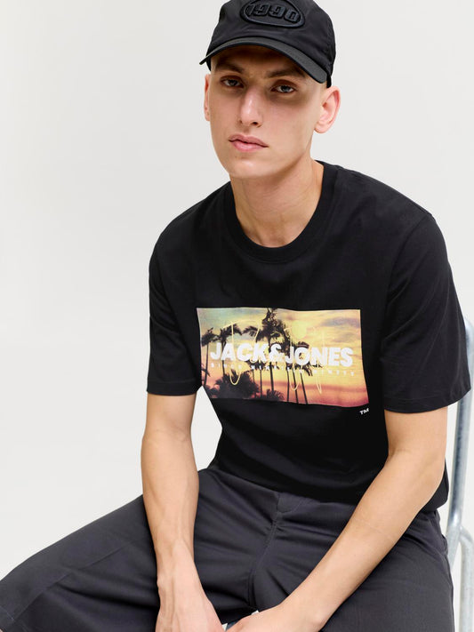 model_shot-creative