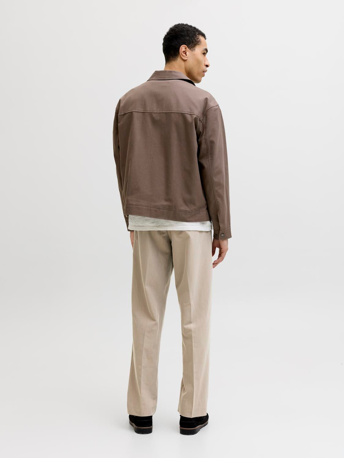 model_shot-back