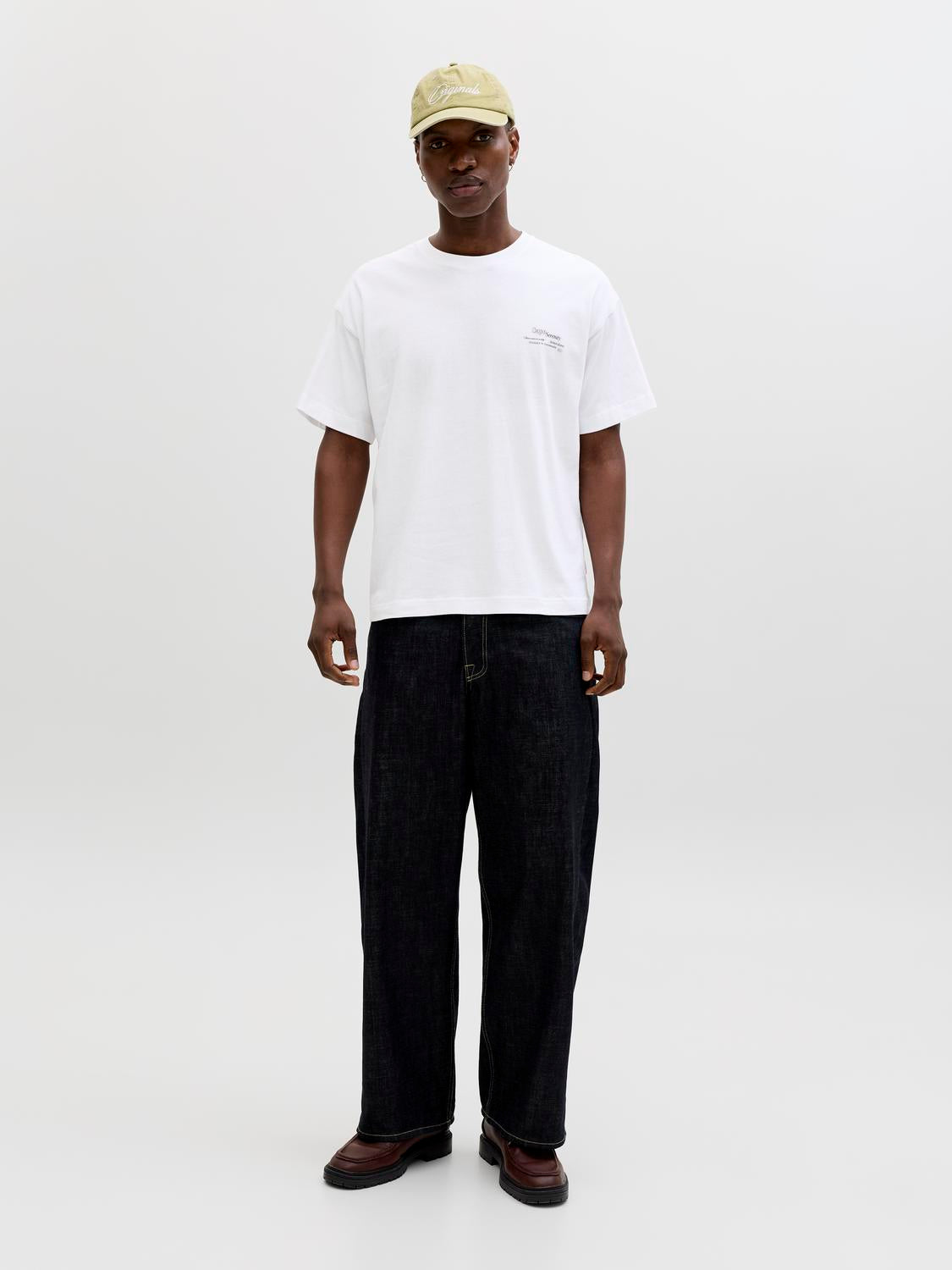 model_shot-front_full