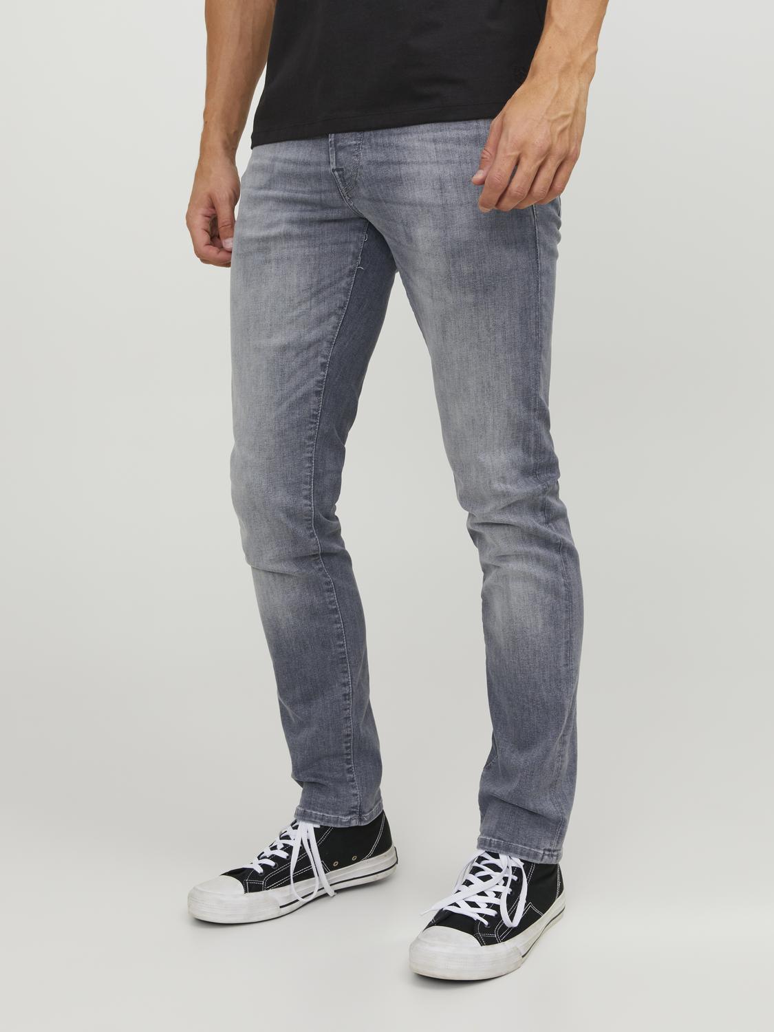 model_shot-front