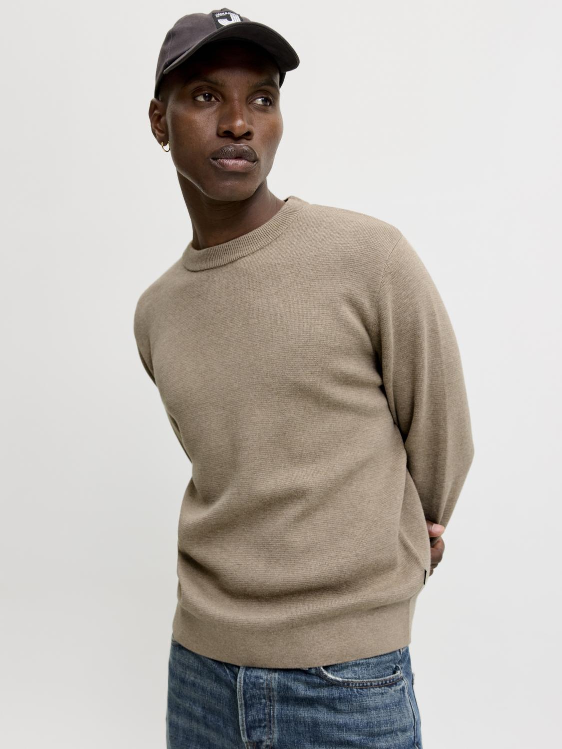 model_shot-creative