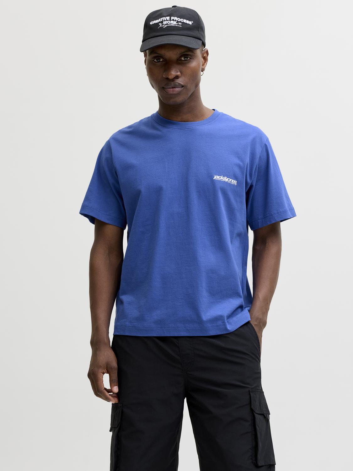 model_shot-front