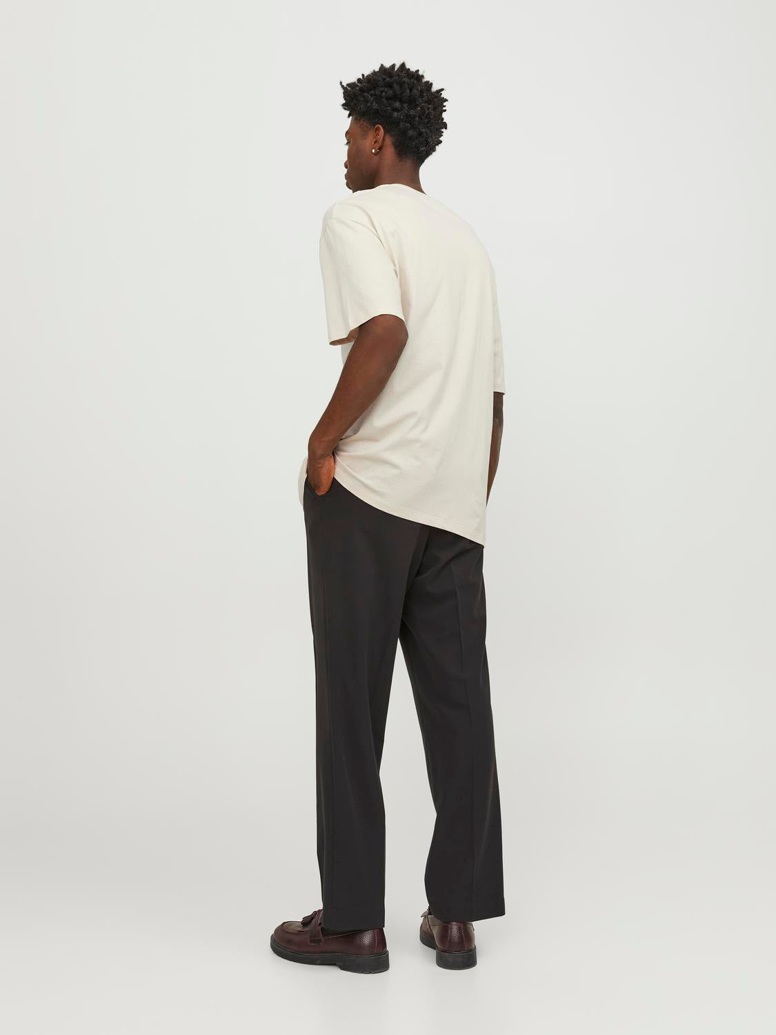 model_shot-back