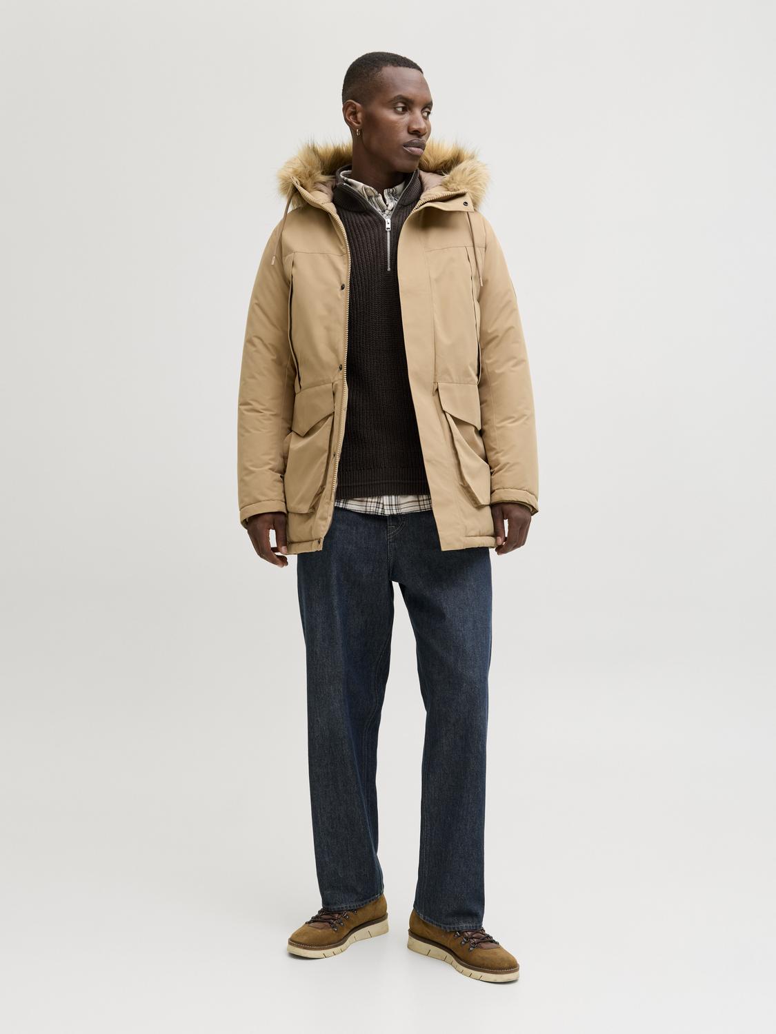 model_shot-front_full