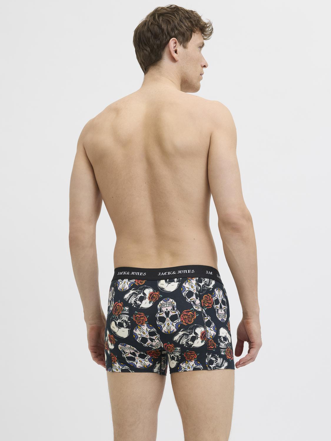 model_shot-back