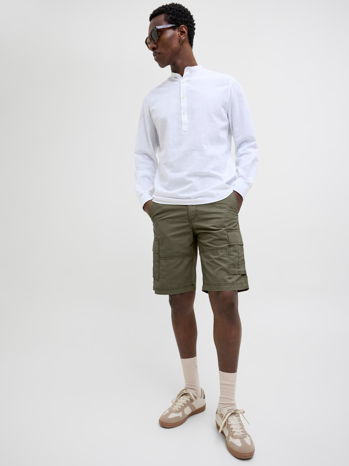 model_shot-creative