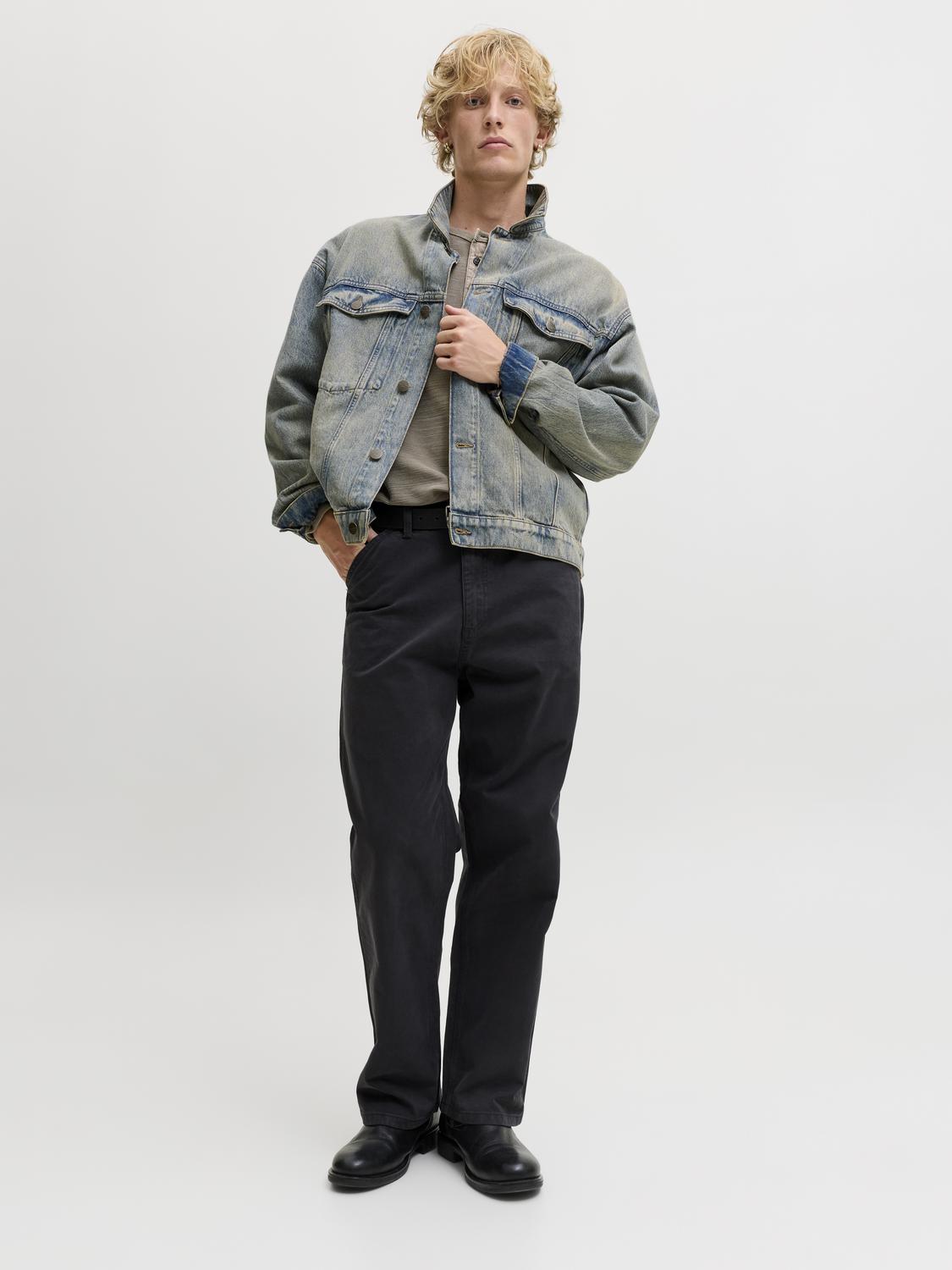 model_shot-creative