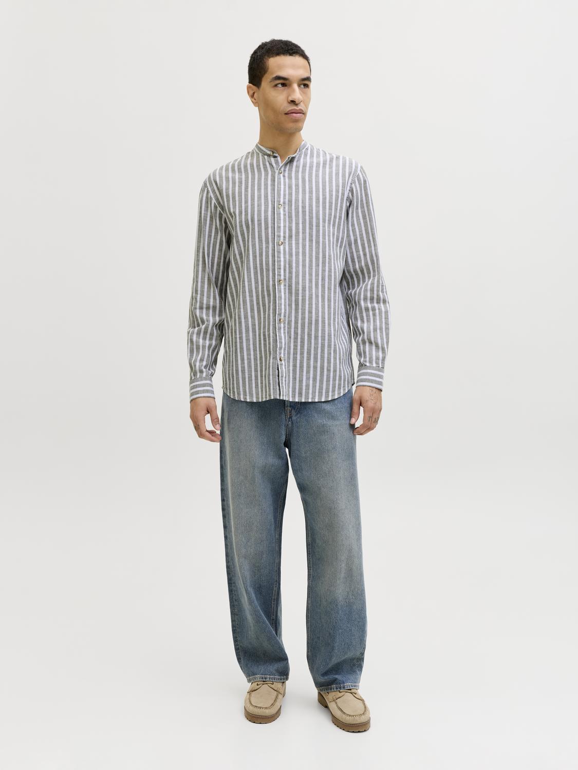 model_shot-front_full