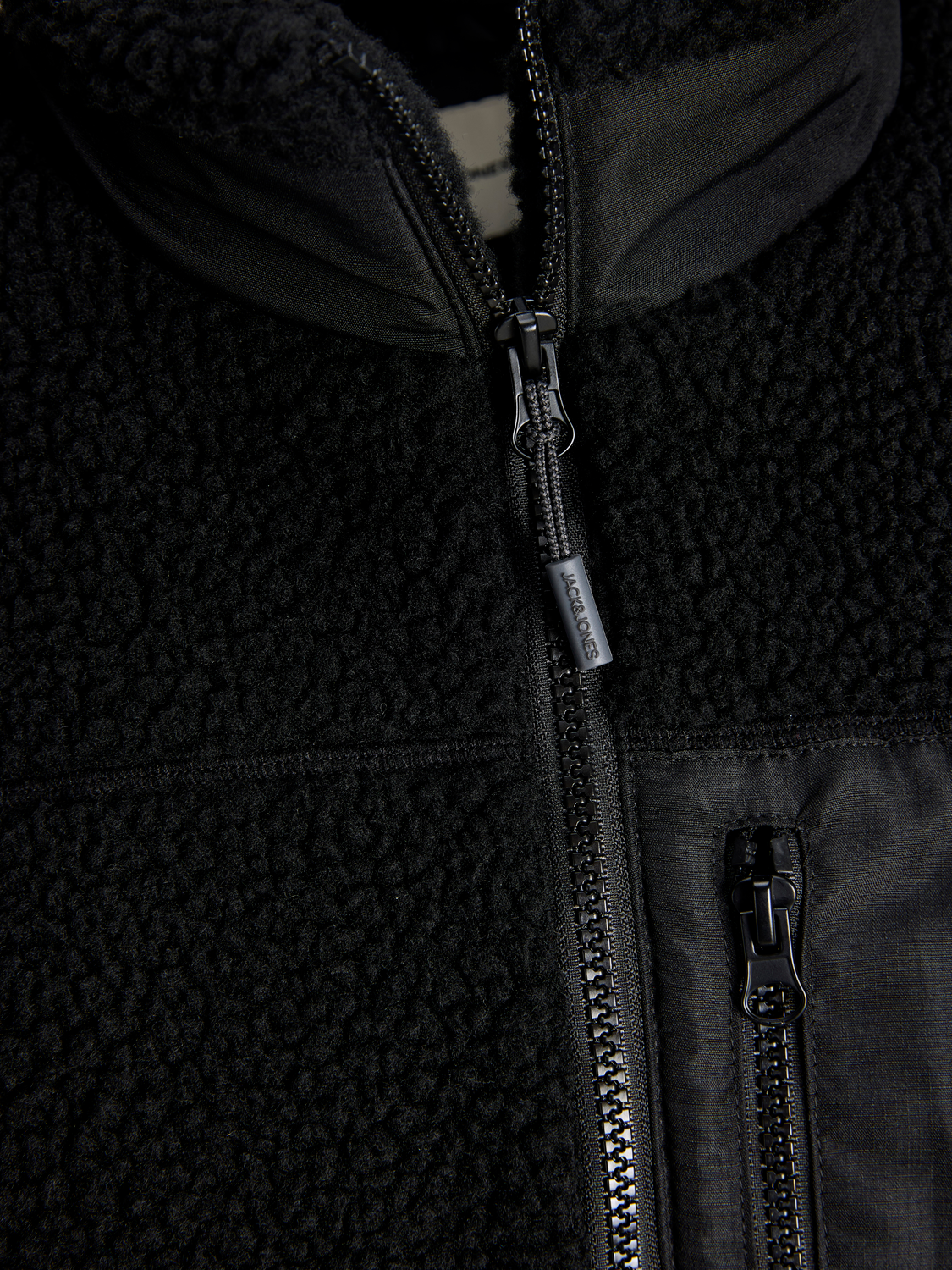 model_shot-detail