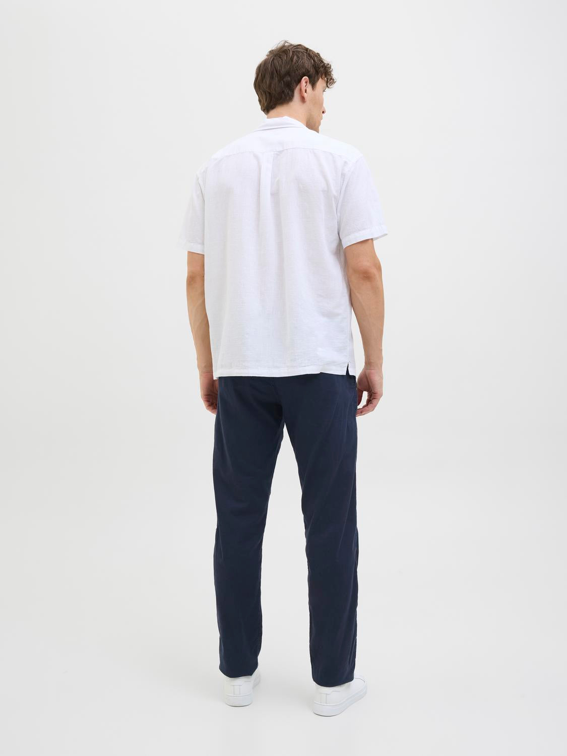 model_shot-back