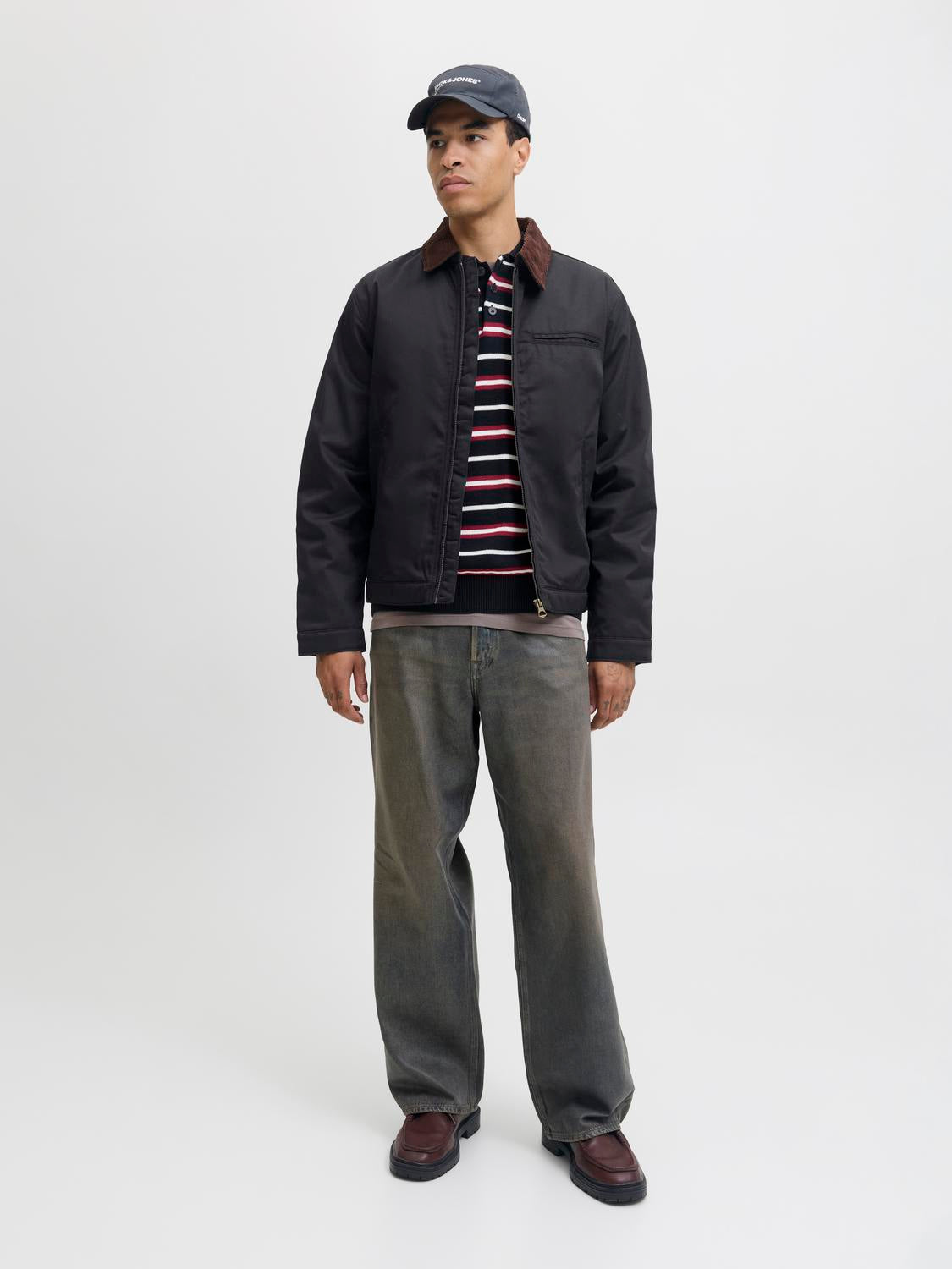 model_shot-front_full