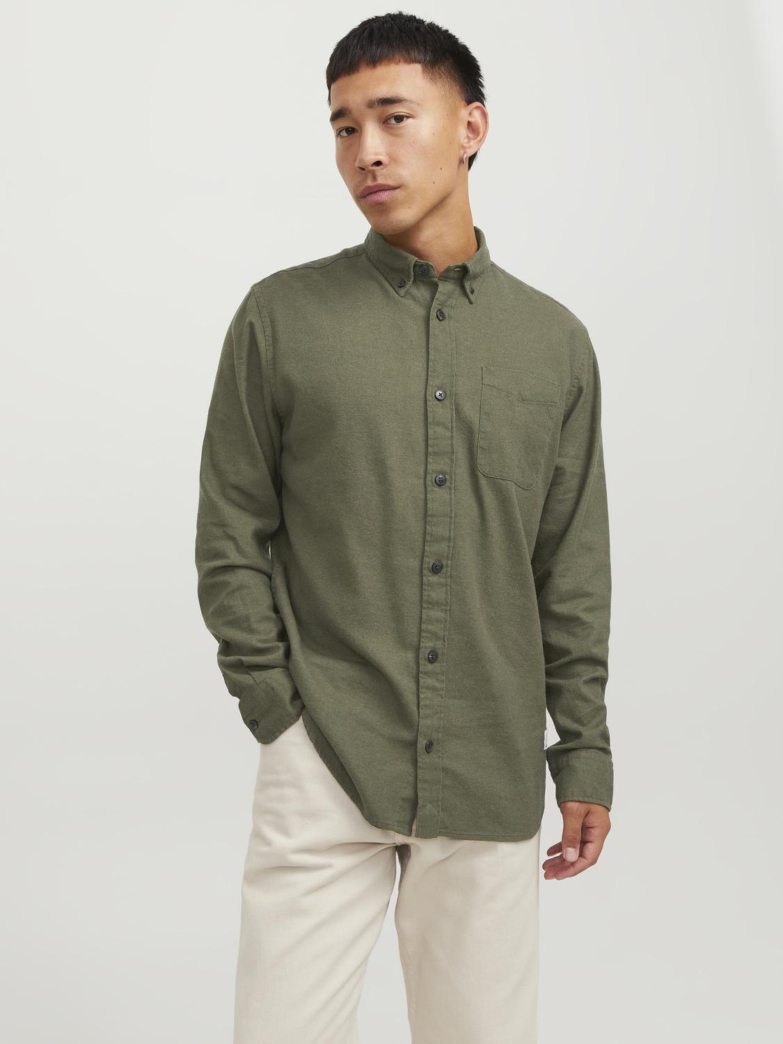 model_shot-front