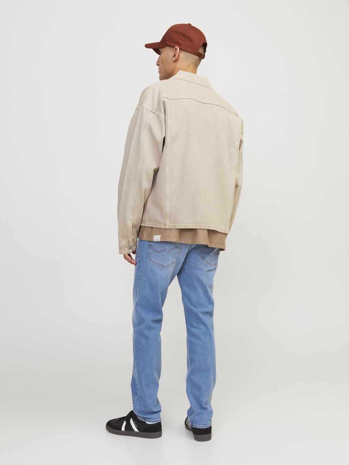 model_shot-back