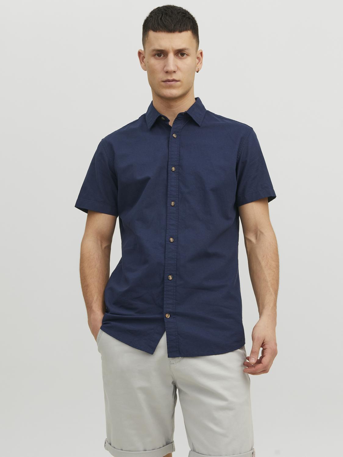 model_shot-front