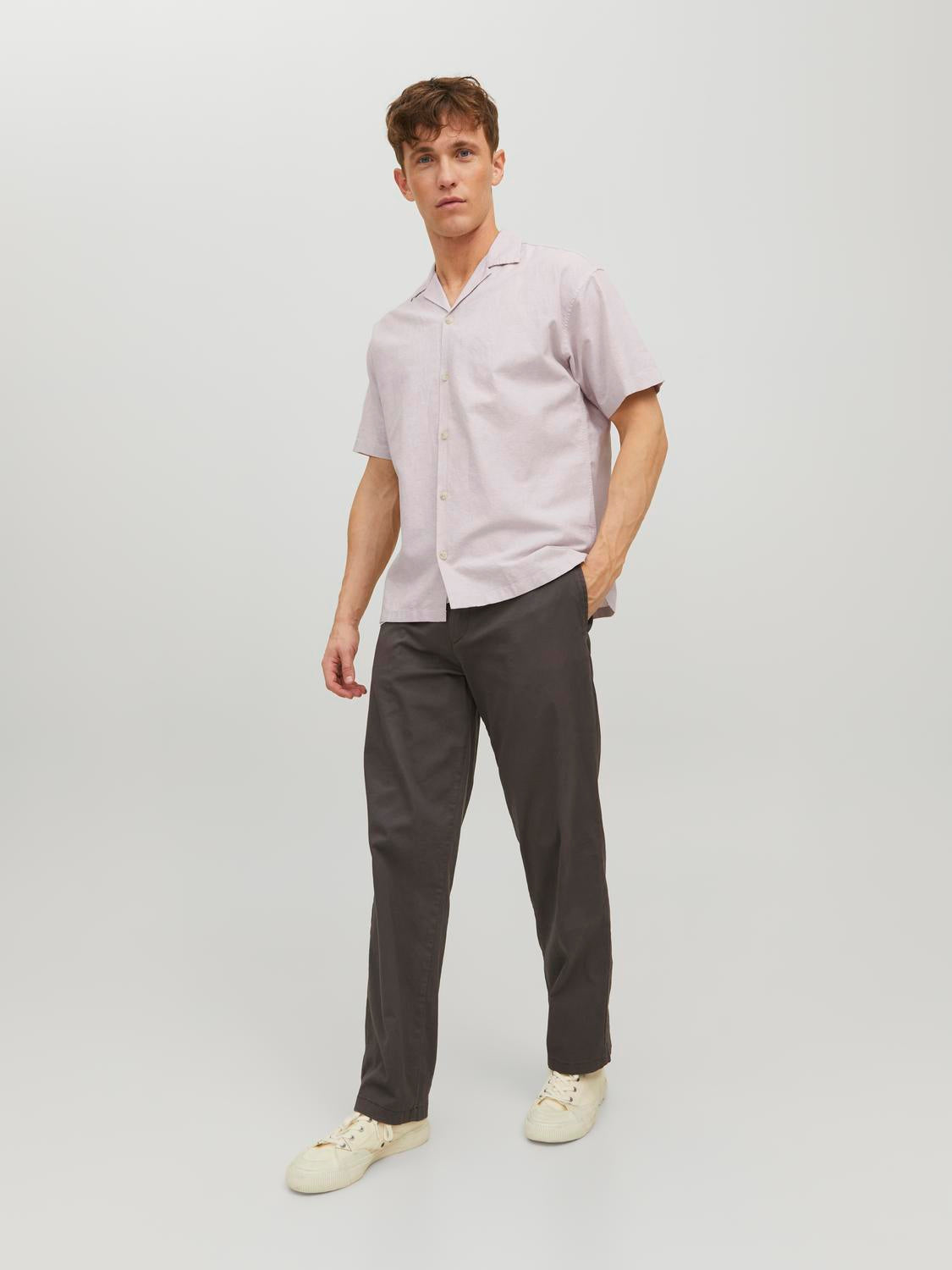 model_shot-front_full