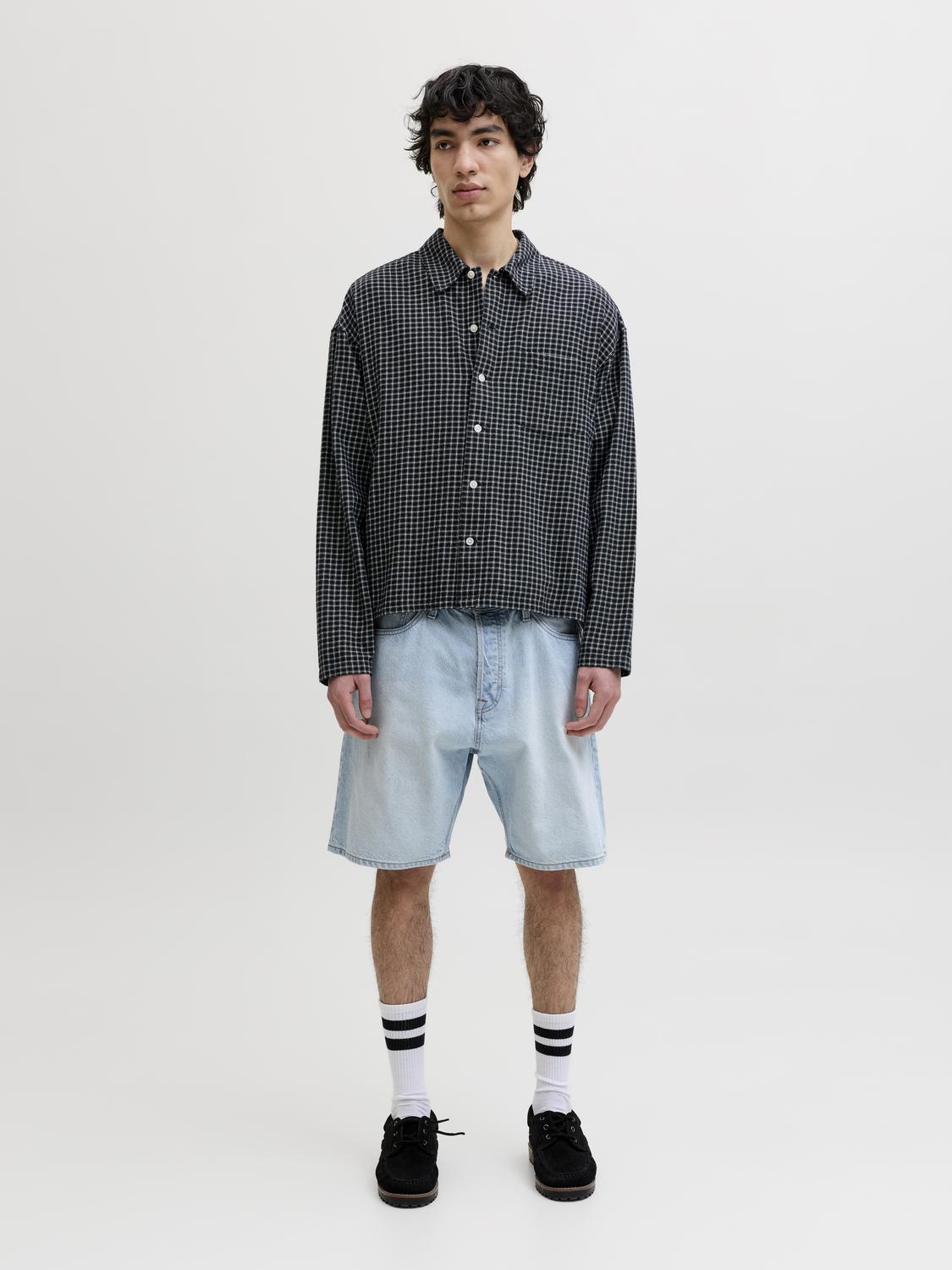 model_shot-front_full