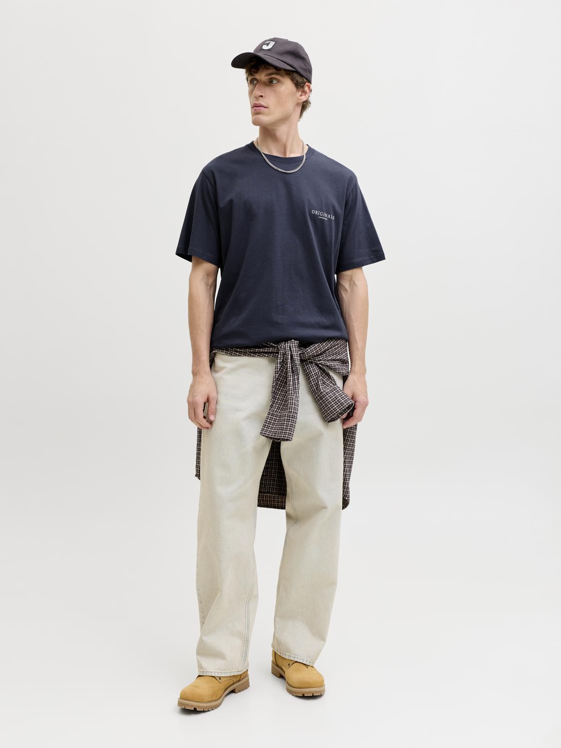 model_shot-front_full