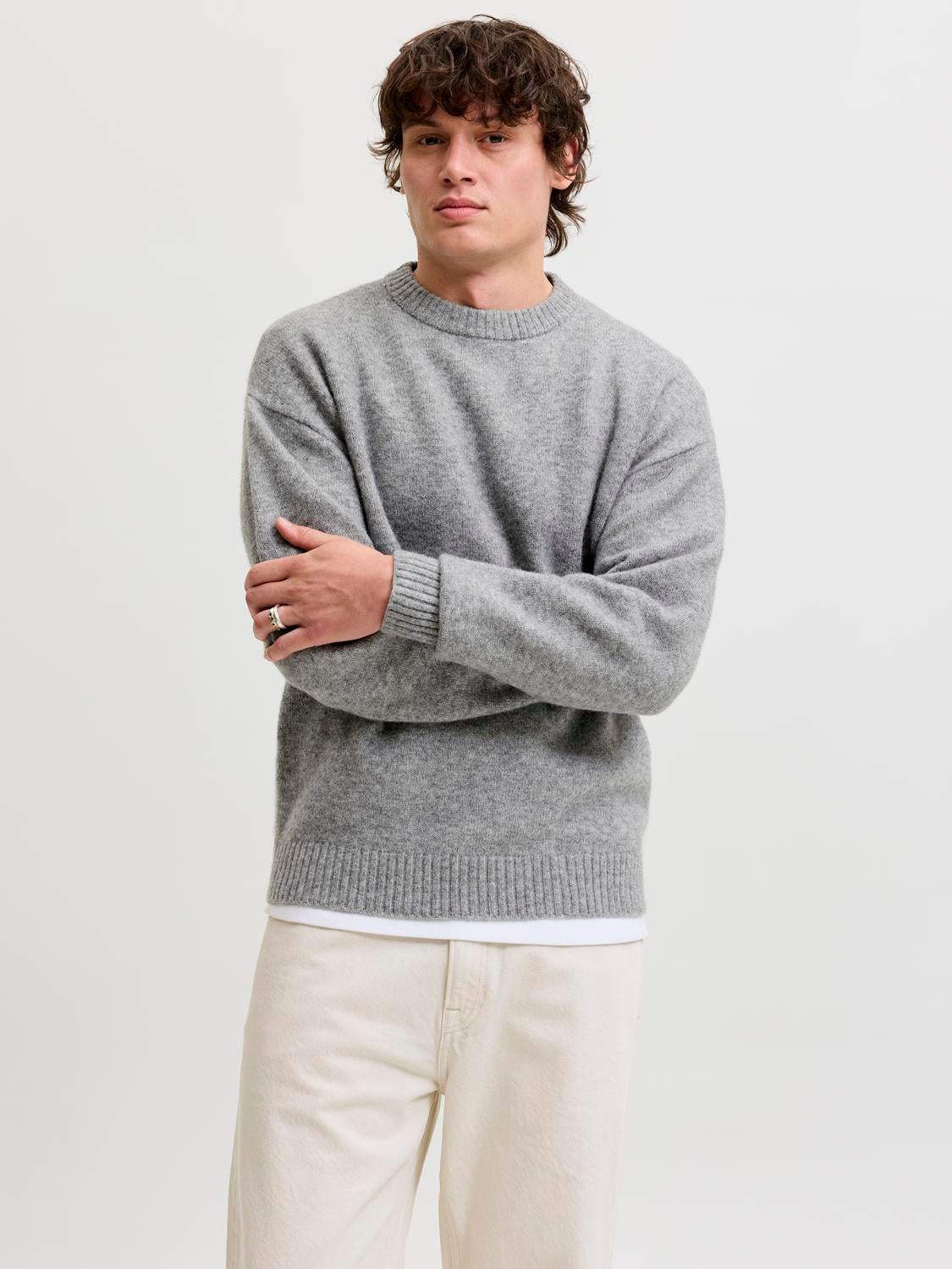 model_shot-front