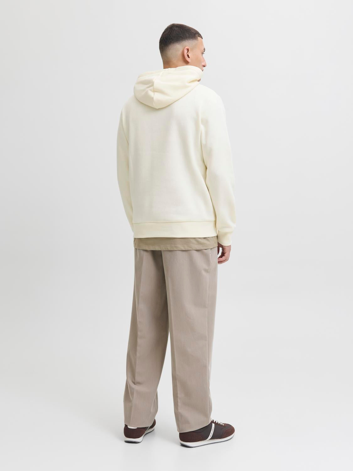 model_shot-back