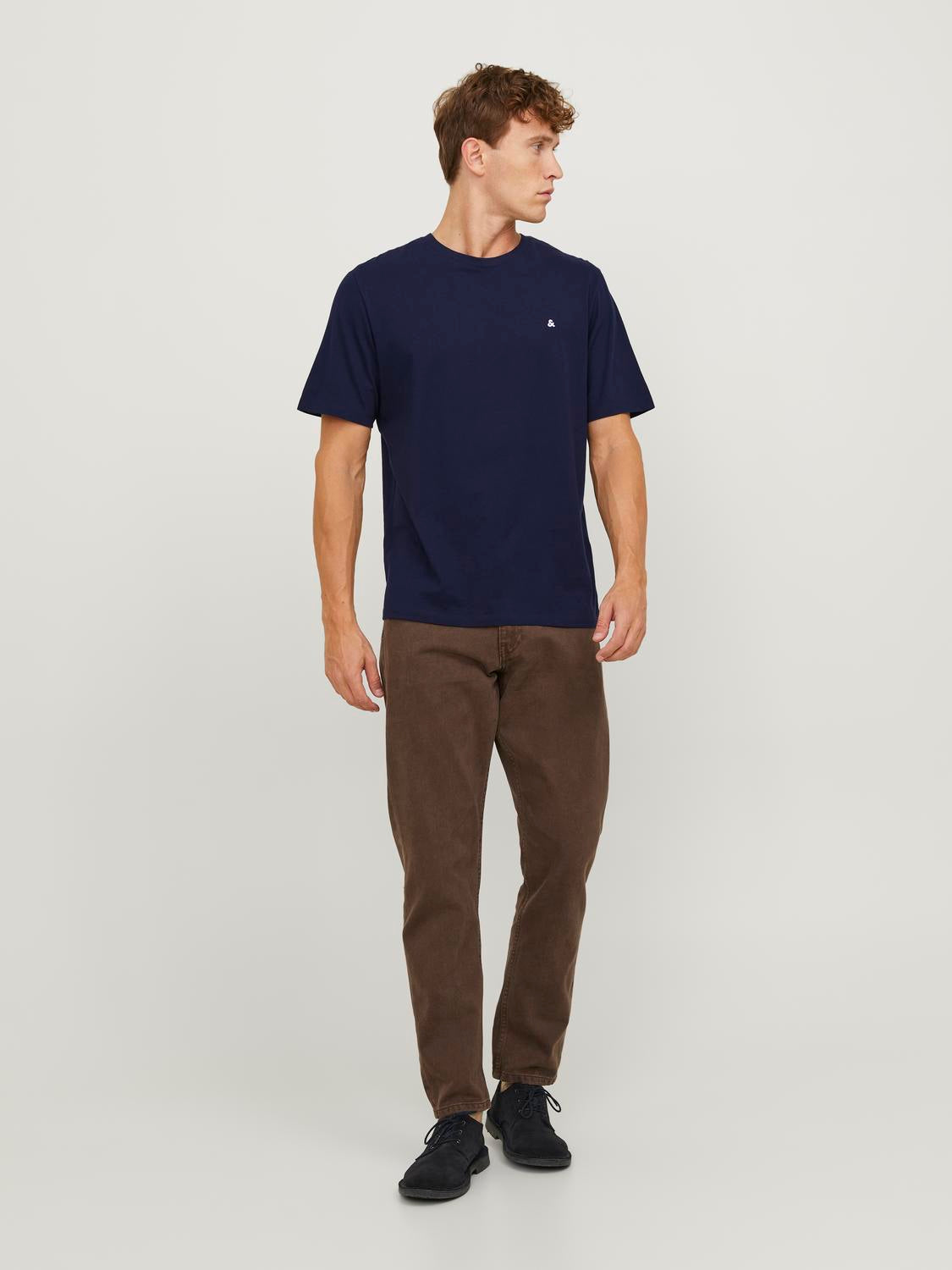 model_shot-front_full