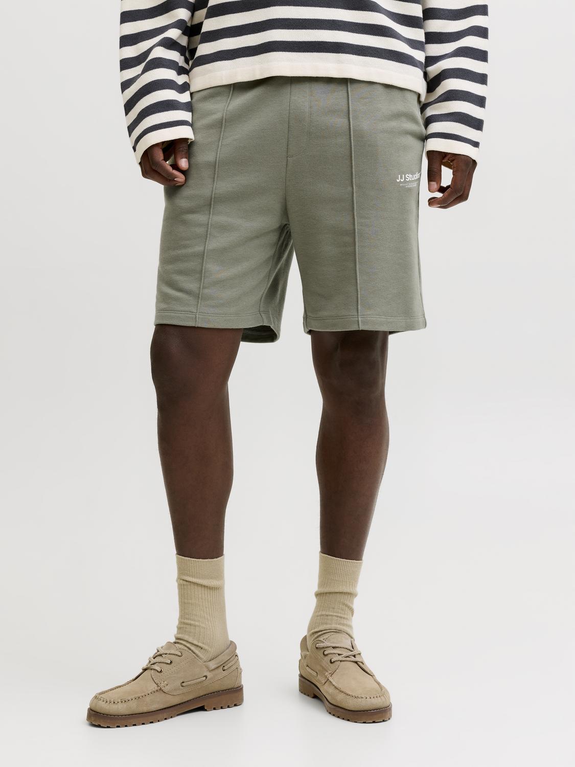 model_shot-front