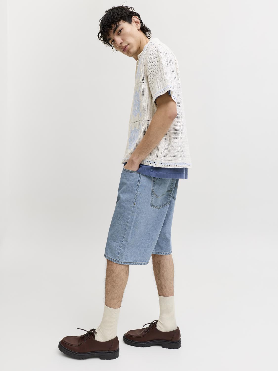 model_shot-creative