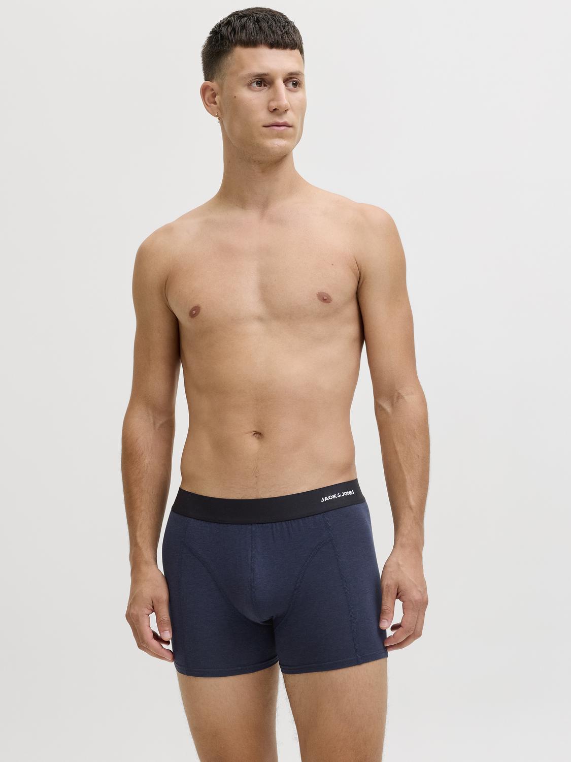 model_shot-detail