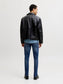 model_shot-back