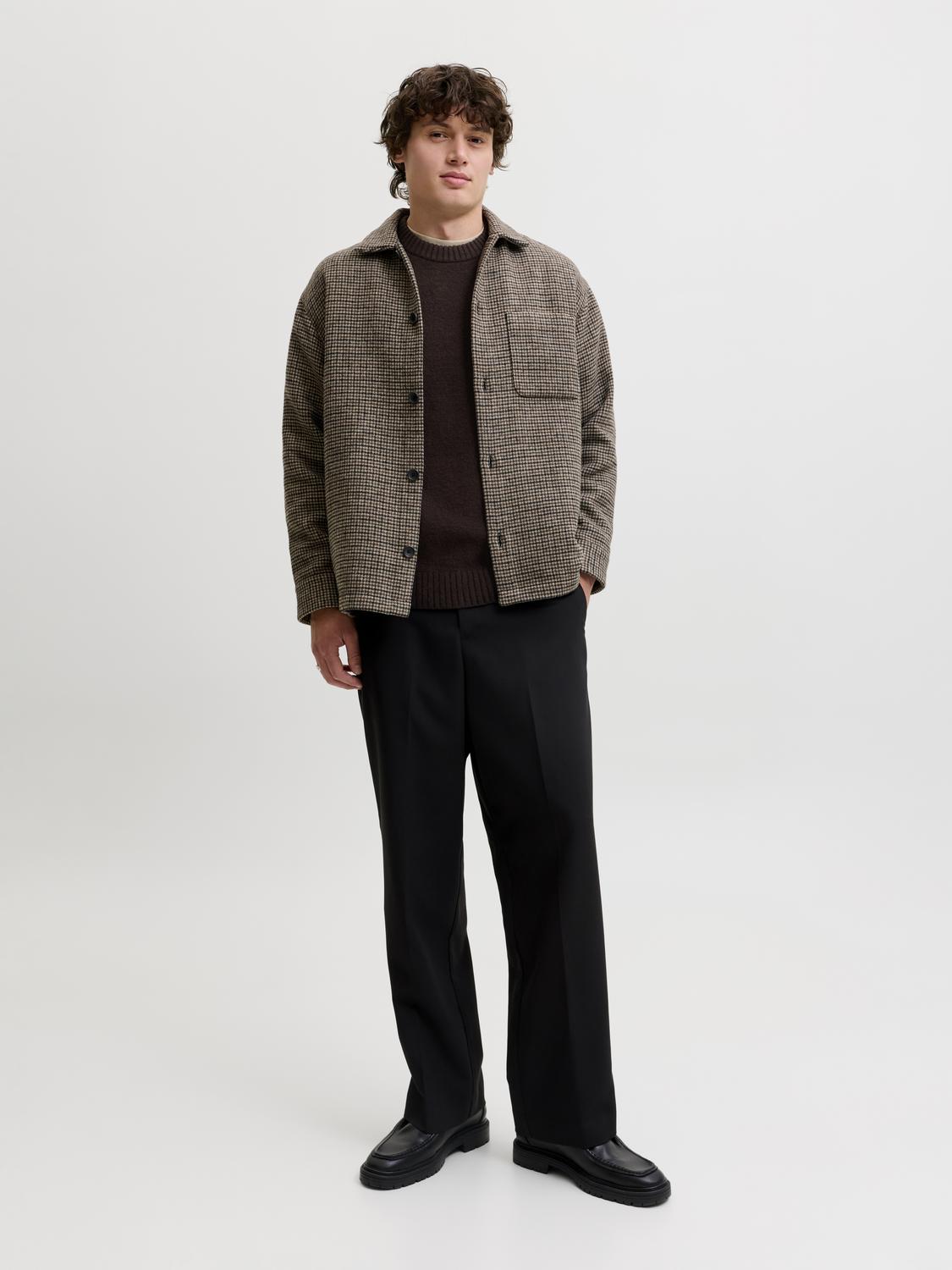 model_shot-front_full