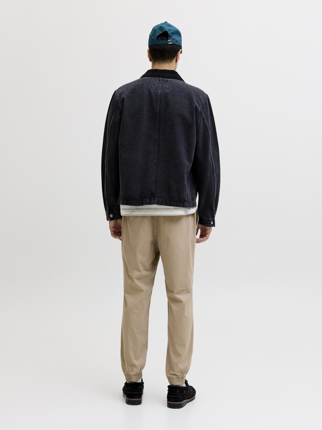 model_shot-back