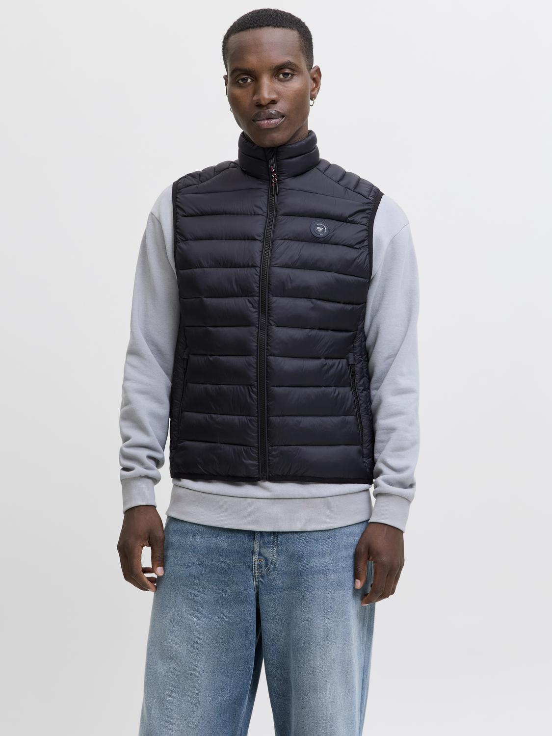 model_shot-front