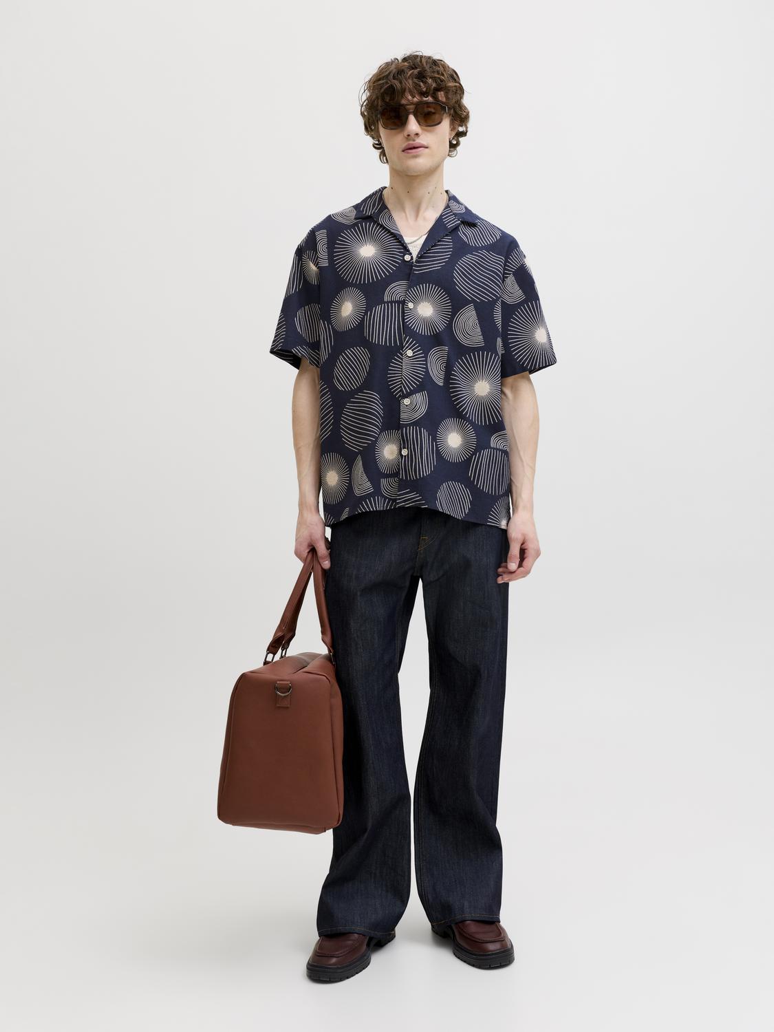 model_shot-front_full