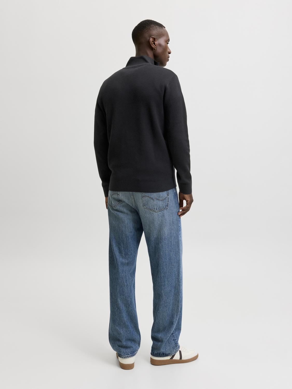 model_shot-back