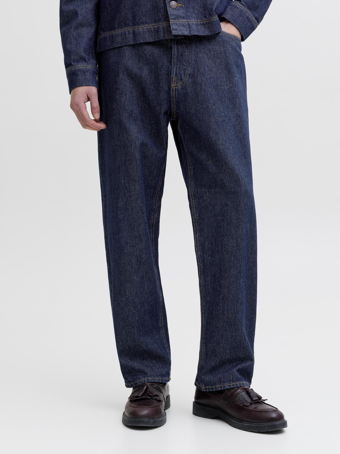 2 Jeans For 99,99