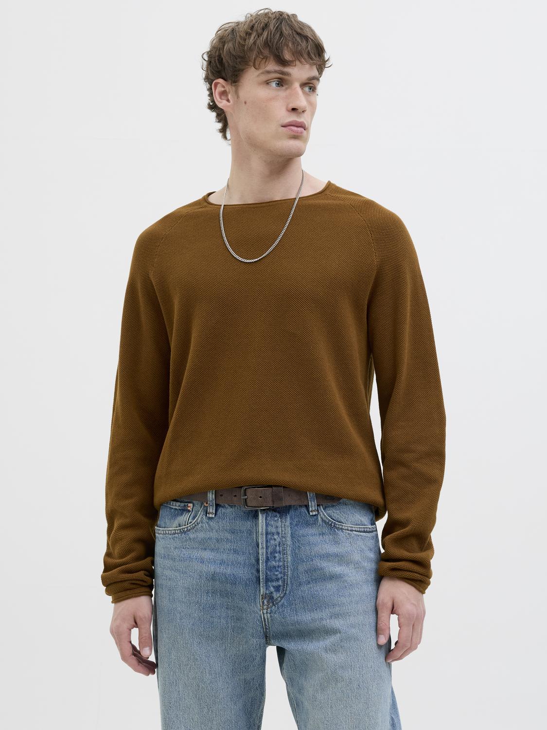 model_shot-front